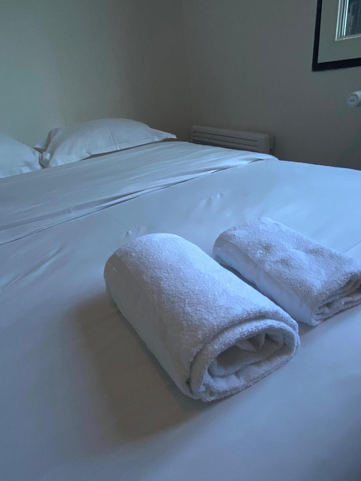 Hotel & Restaurant Isvara Breteuil Экстерьер фото
