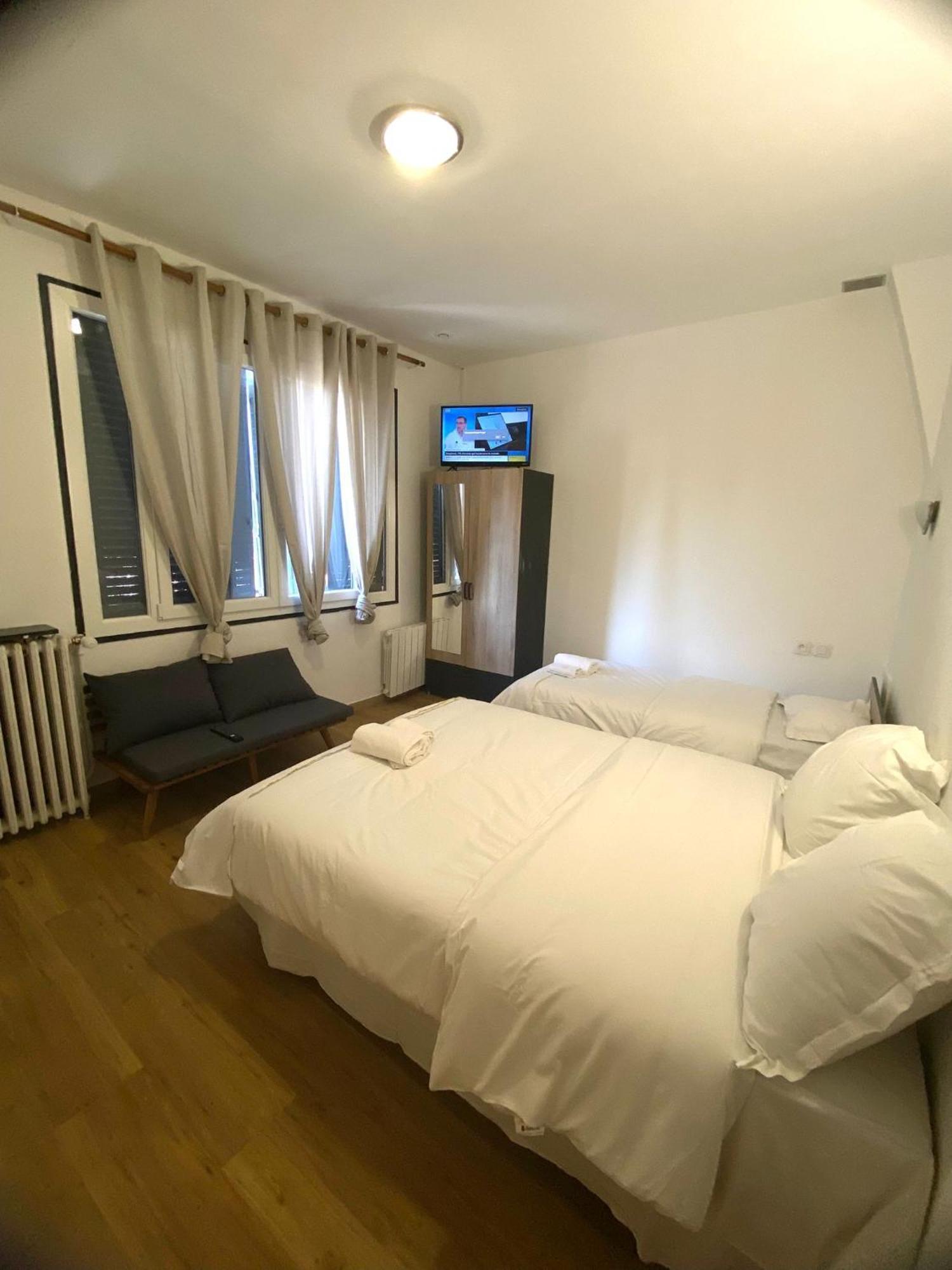 Hotel & Restaurant Isvara Breteuil Экстерьер фото