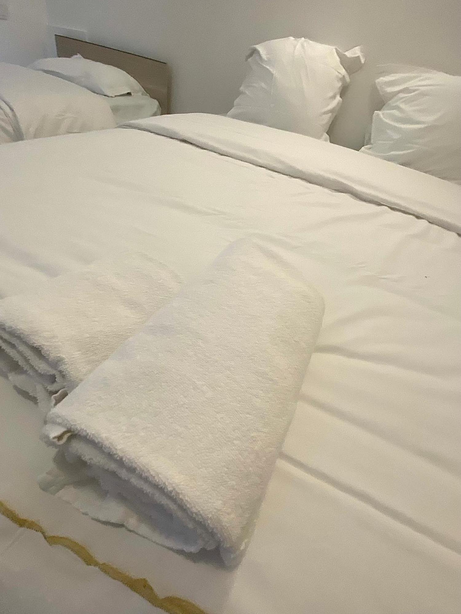 Hotel & Restaurant Isvara Breteuil Экстерьер фото